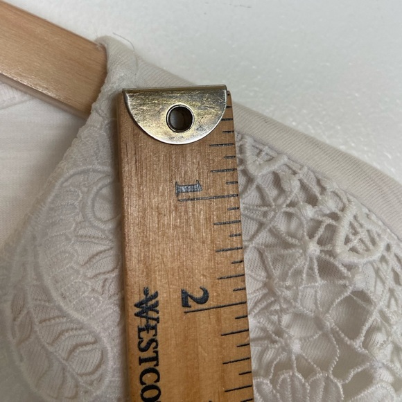 Chico's Lacy Crochet Short Sleeves Top Size 4 US XXL White Classic Minimalist - Picture 5 of 8